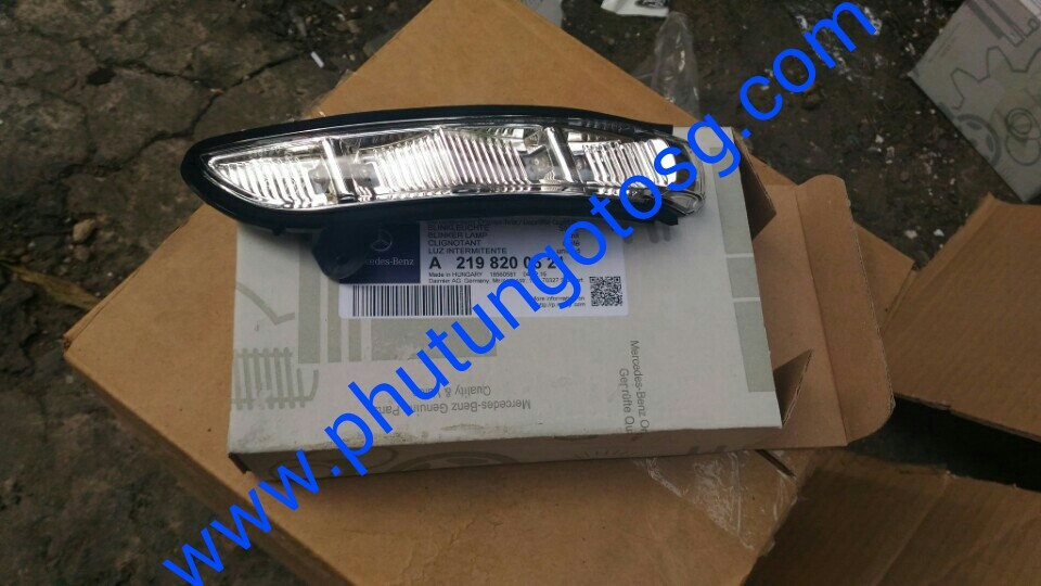 Đèn xi nhan gương Mercedes S550 W221